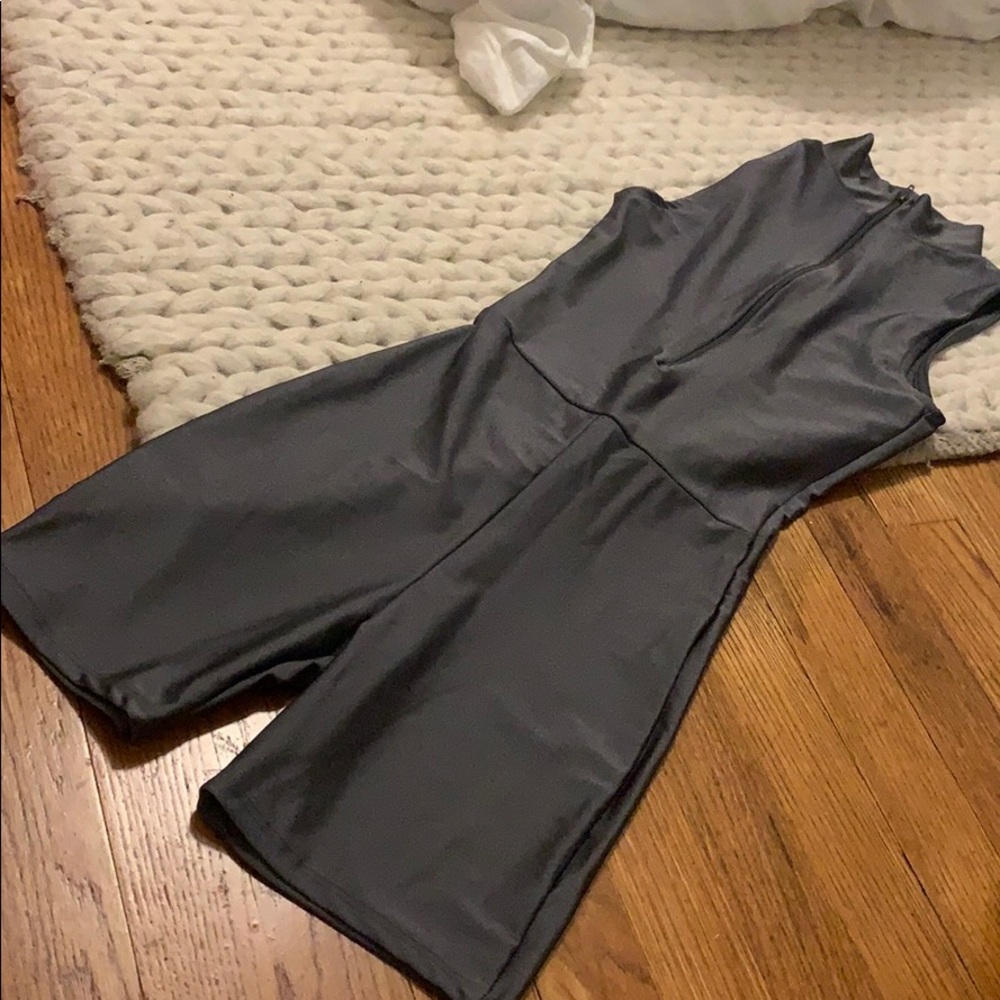 Gray zippered short jumpsuit
